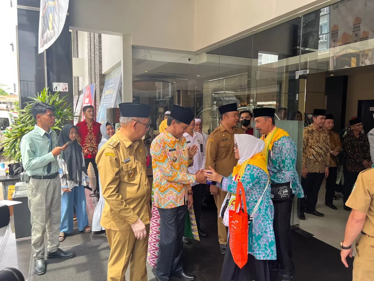 Wakil Bupati Ketapang Ajak Calon Jemaah Haji Ketapang Jaga Kesehatan dan Saling Bantu