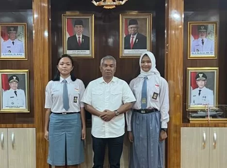 Bangga, 2 (Dua) Siswi SMA Ketapang dilepas Bupati mengikuti Paskibraka tingkat Nasional dan Provinsi Kalbar tahun 2023