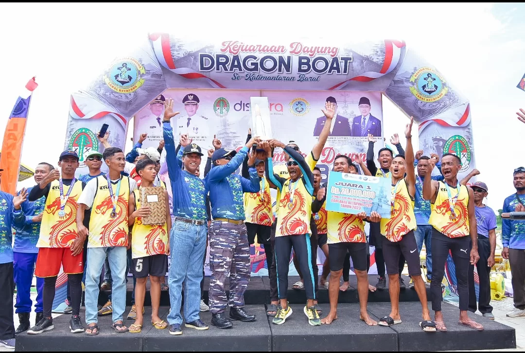 Tim Dayung Bidas Ketapang Raih Juara Pertama Lomba Dayung Dragon Boat Danlanal Cup 2023