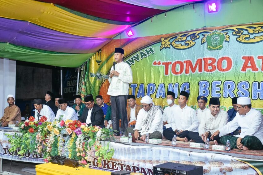 BUKA SHOLAWAT 41 MALAM TOMBO ATI, WABUP FARHAN YAKIN SHOLAWAT BISA MEMBERIKAN KEDAMAIAN