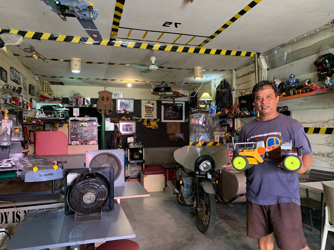 Membagongkan, Rongsokan Diubah Hendri Jadi Miniature Model